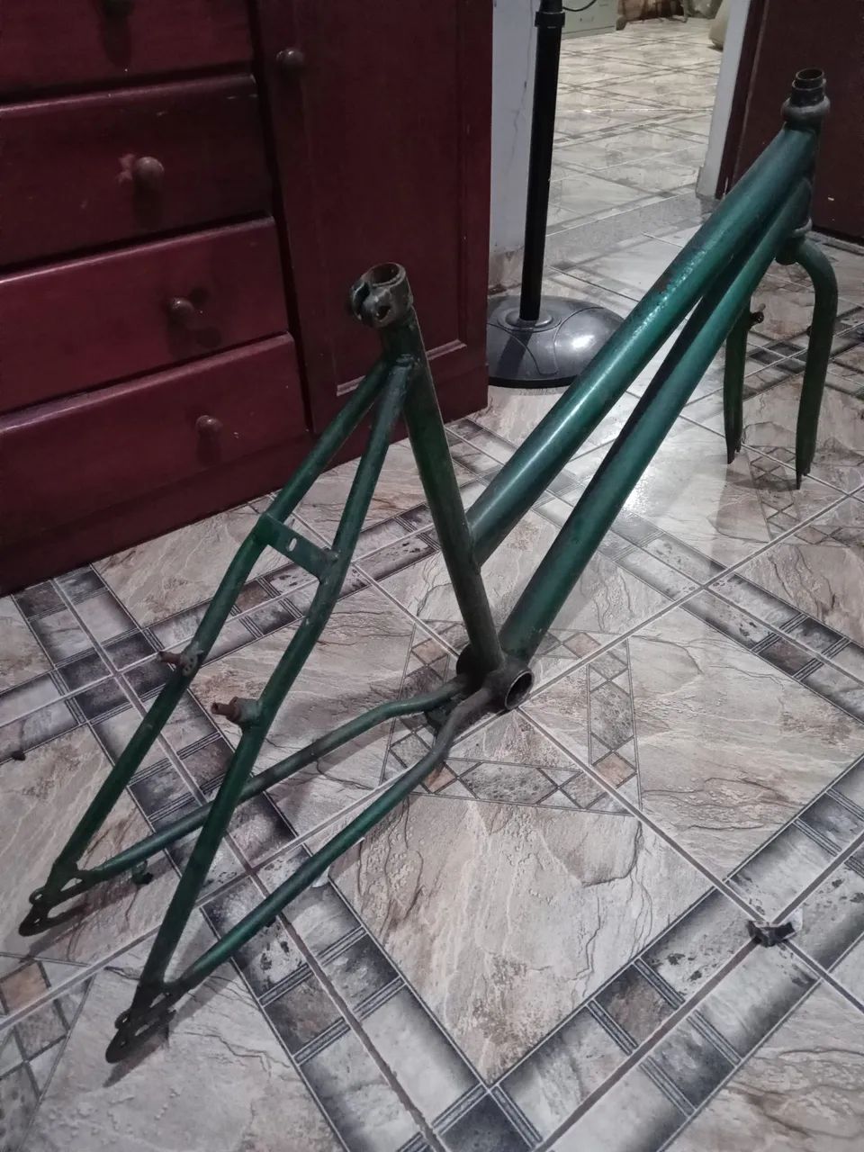 Quadro com garfo de bicicletas aro 26 cor verde  - Foto 2