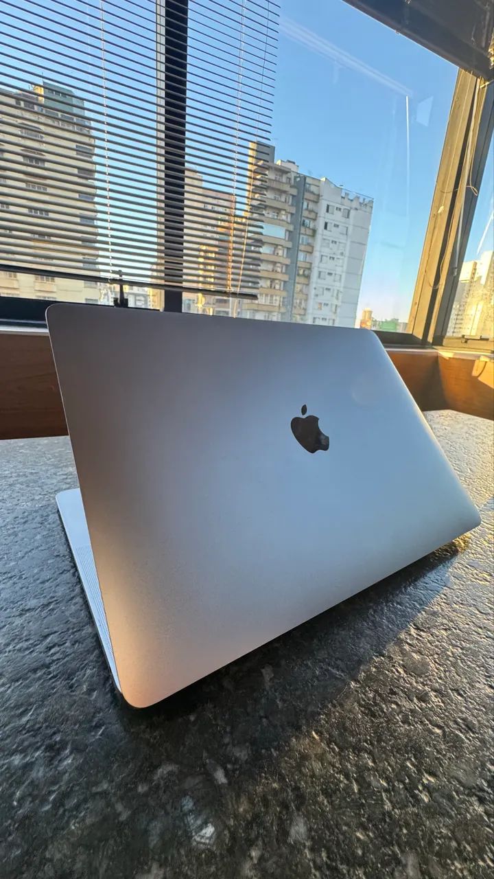 MacBook Air 2019 i5 8GB 256GB 箱付 付属品有 RG Apple Macbook Air 2019 com Intel Core I5 de 1,6 Ghz (13