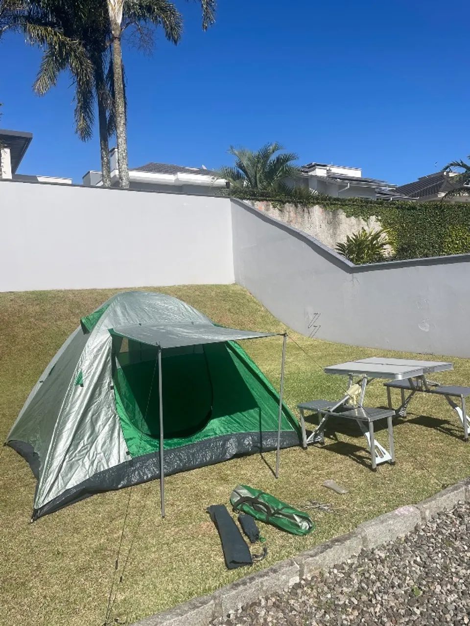 Barraca e mesa de camping/ 3 pessoas  - Foto 2