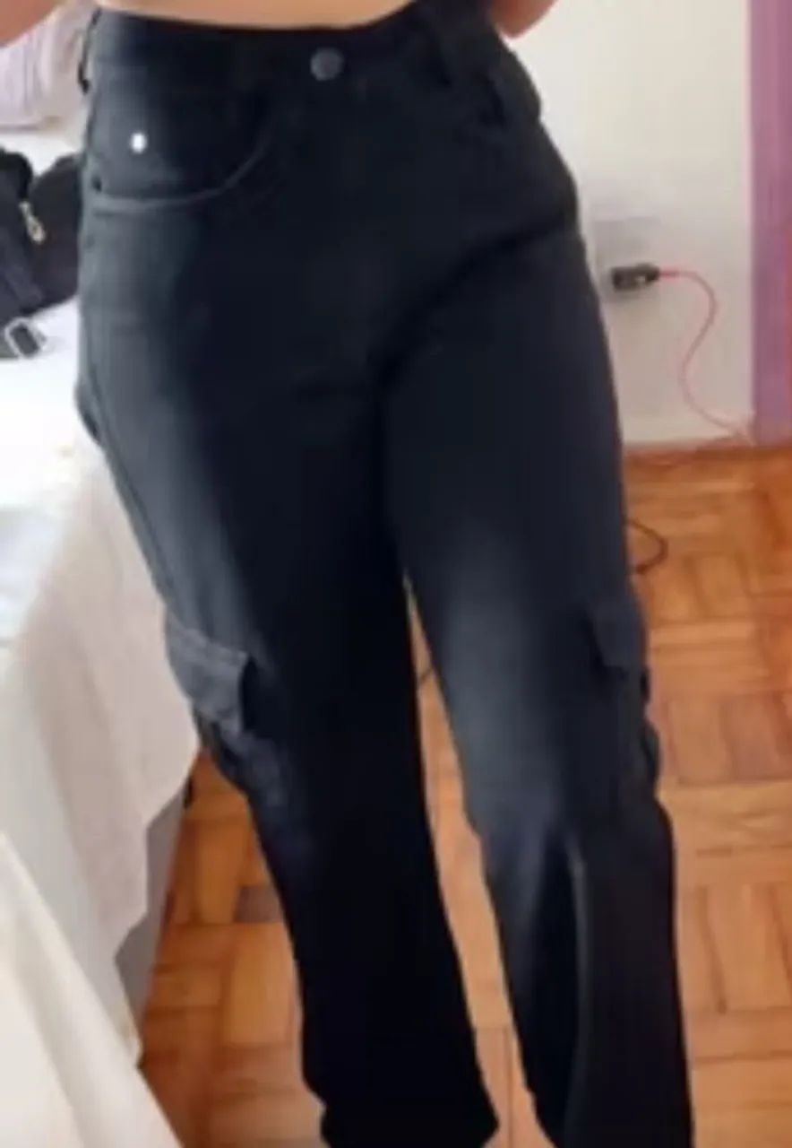 V/CALÇA JEANS CARGO PRETA N:36 - Foto 2