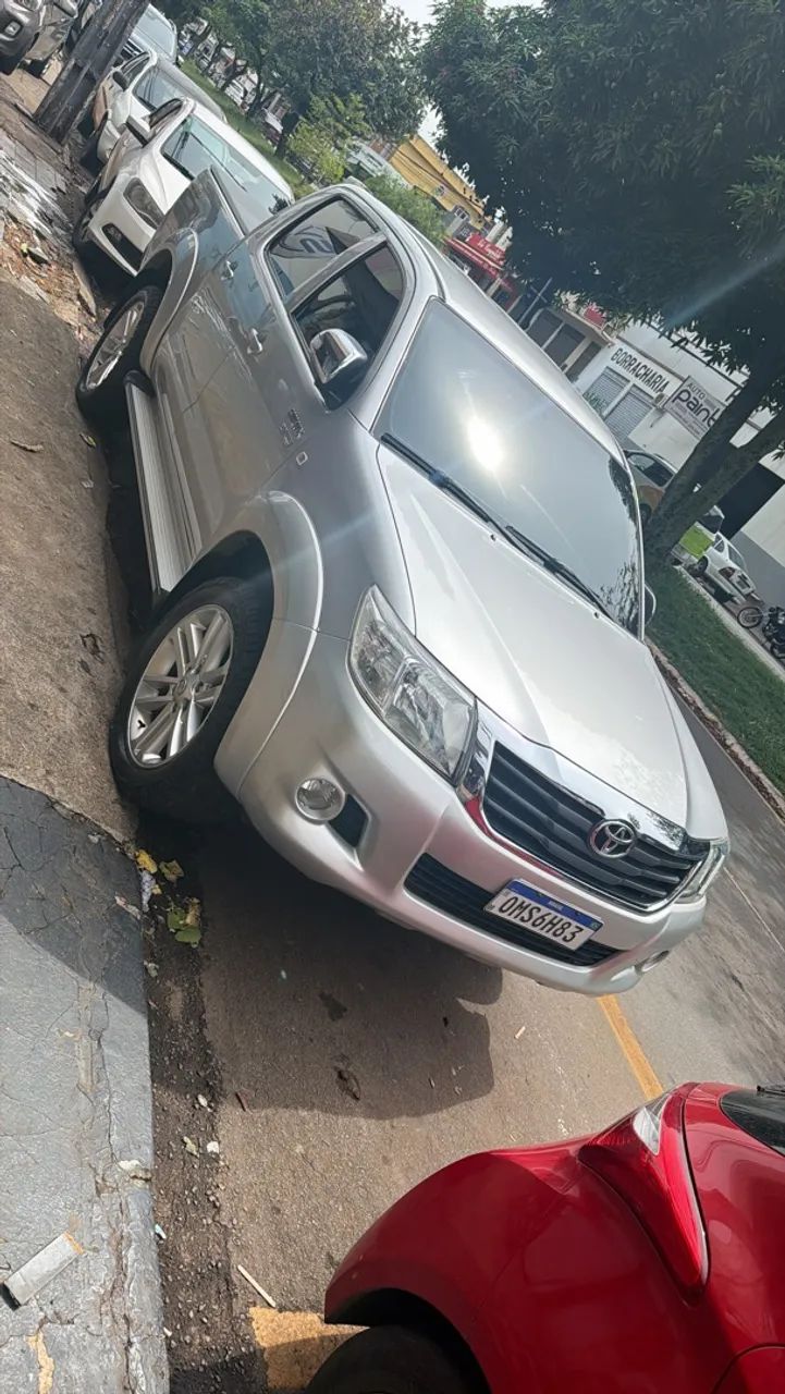 Toyota Hilux CD SR 4X2 2.7 16V/2.7 FLEX AUT. 2013