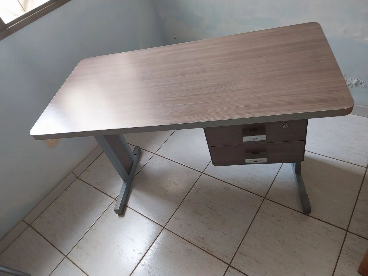 Vendo mesa duas gavetas  - Foto 2