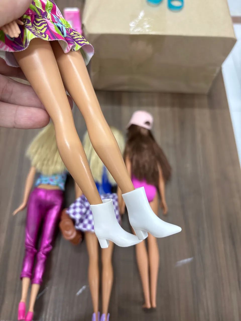Lote Barbies e acessórios  - Foto 5
