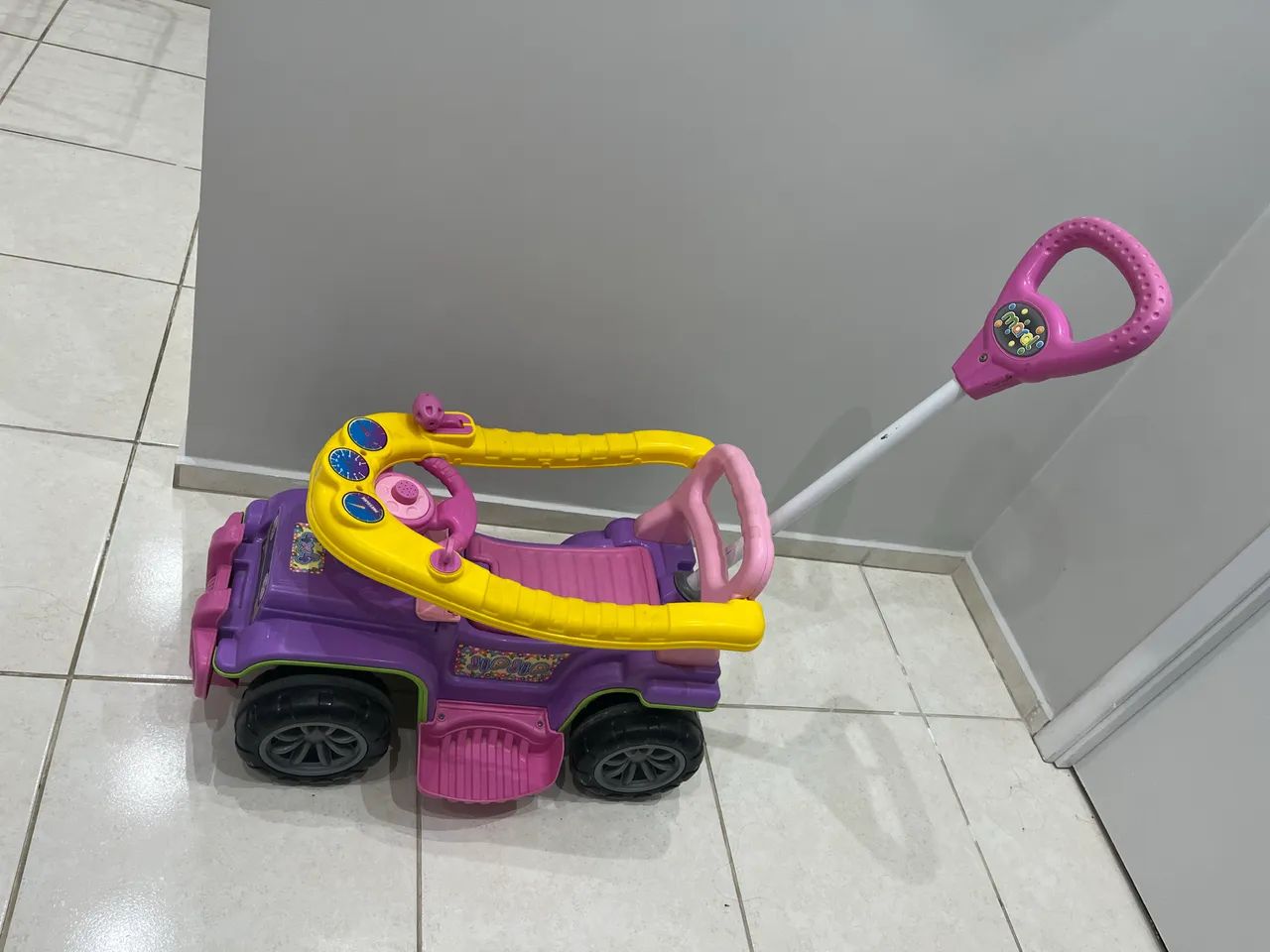 Carrinho de passeio de bebê