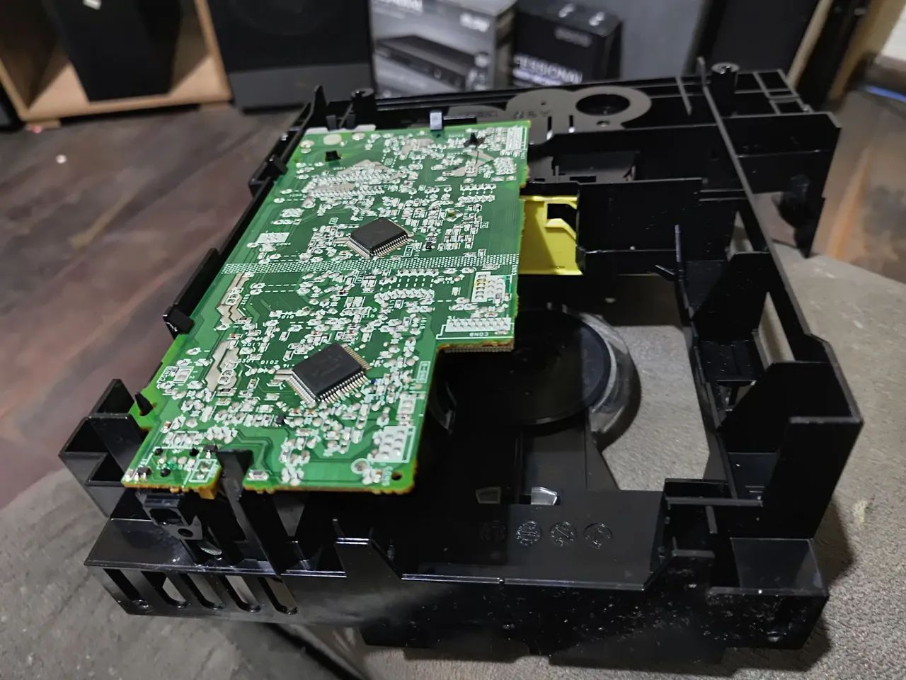 Placa Cd Aiwa V70 com carcaça. 