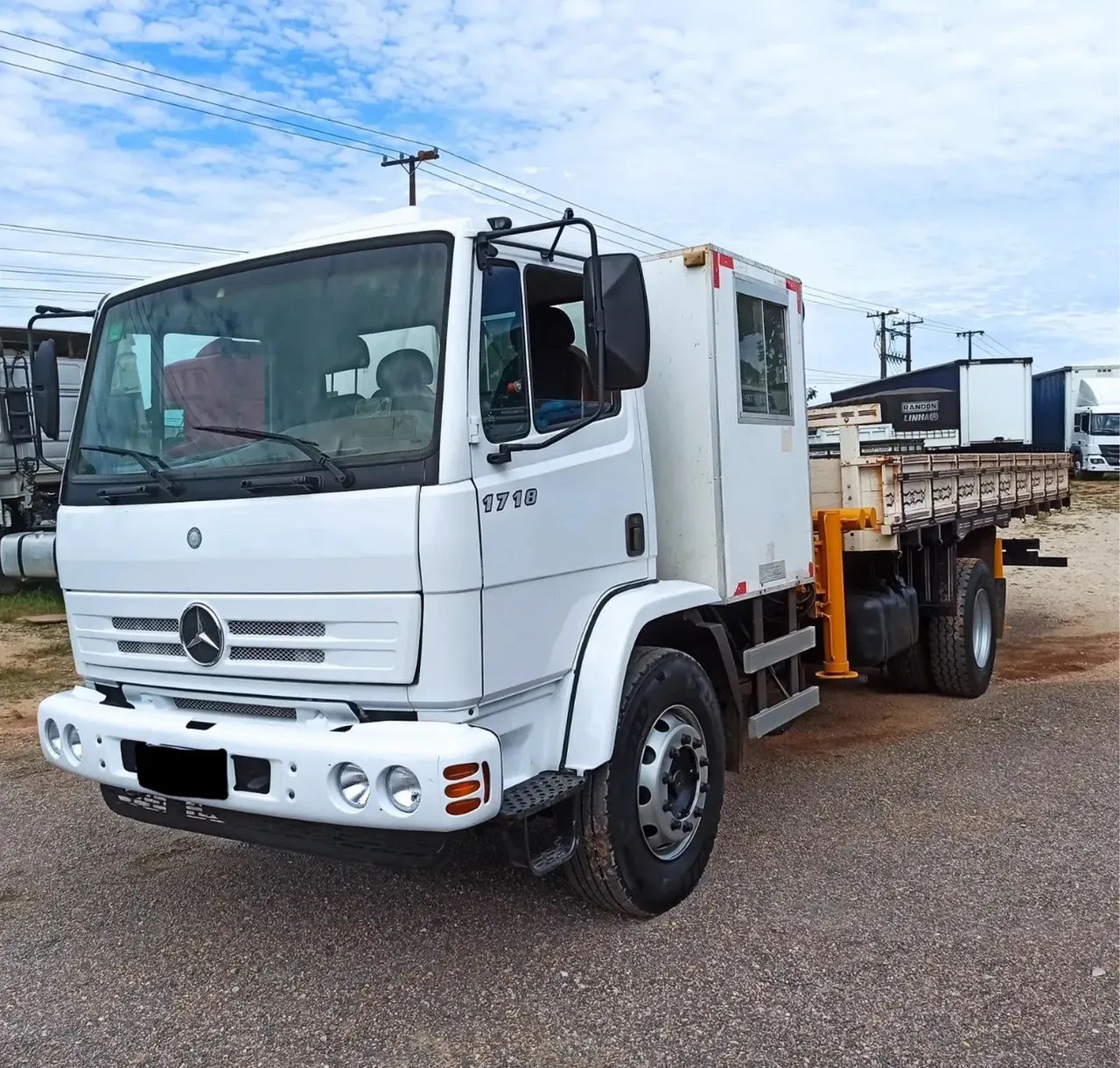MB 1718 COM MUNCK DE 15 TONELADAS  - Foto 2
