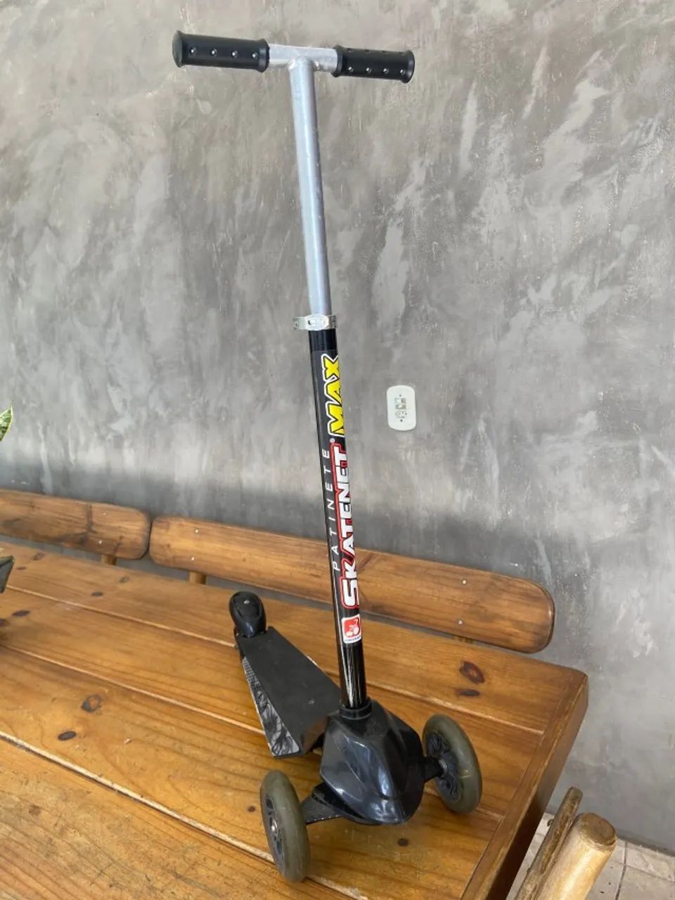 Skatenet Max Led Preto - Patinete com led nas rodas dianteiras - Foto 3