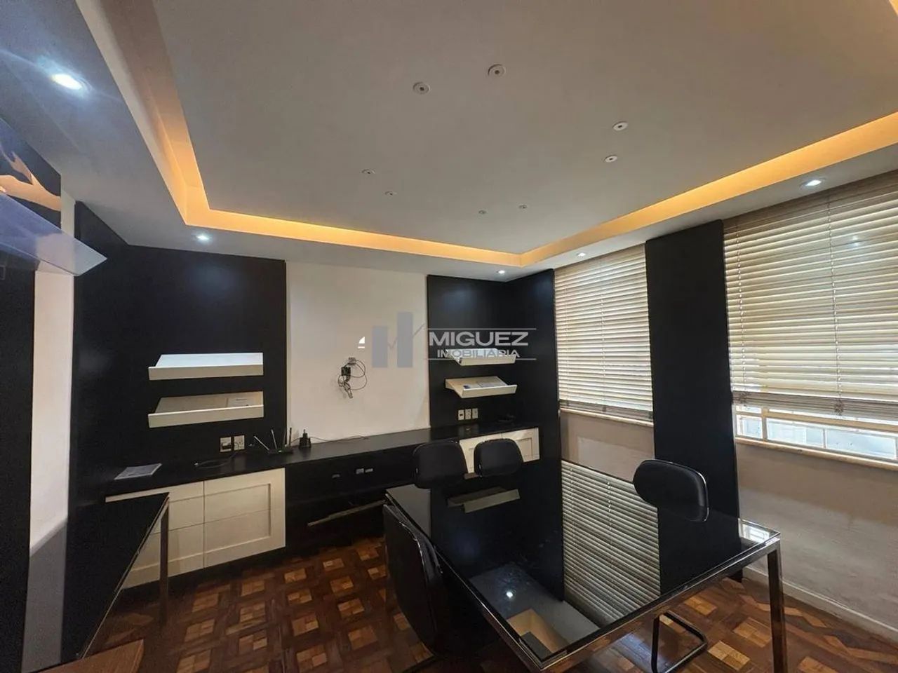 Casa tríplex à venda na Rua Caruso. São Aproximadamente 400 m². Código 24129