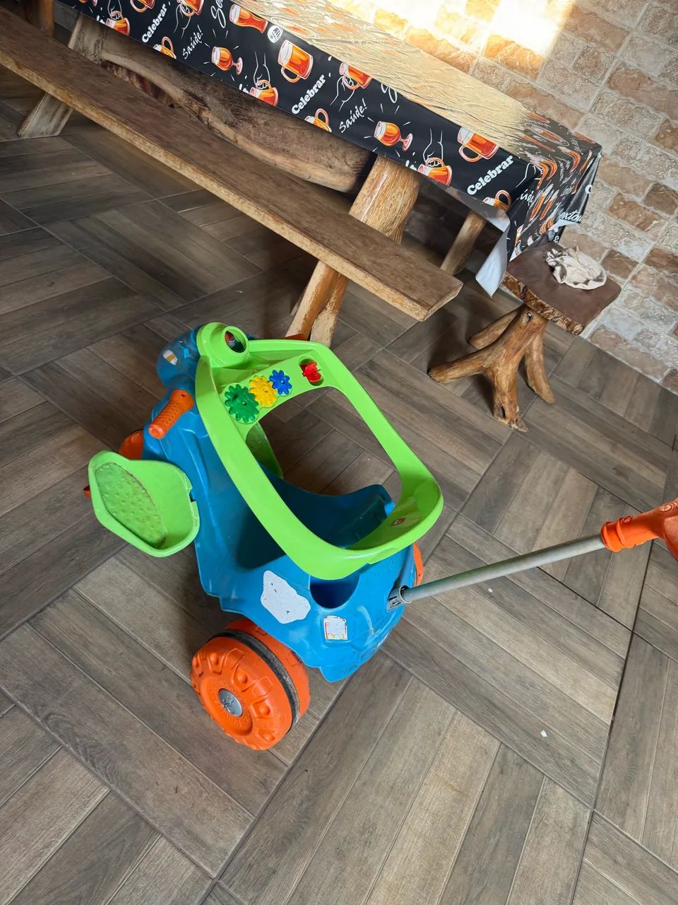 Triciclo infantil passeio e pedal 