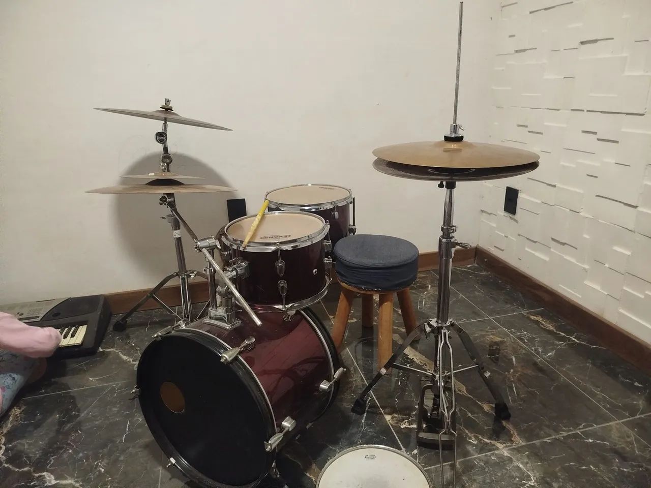 Bateria Acústica reduzida.