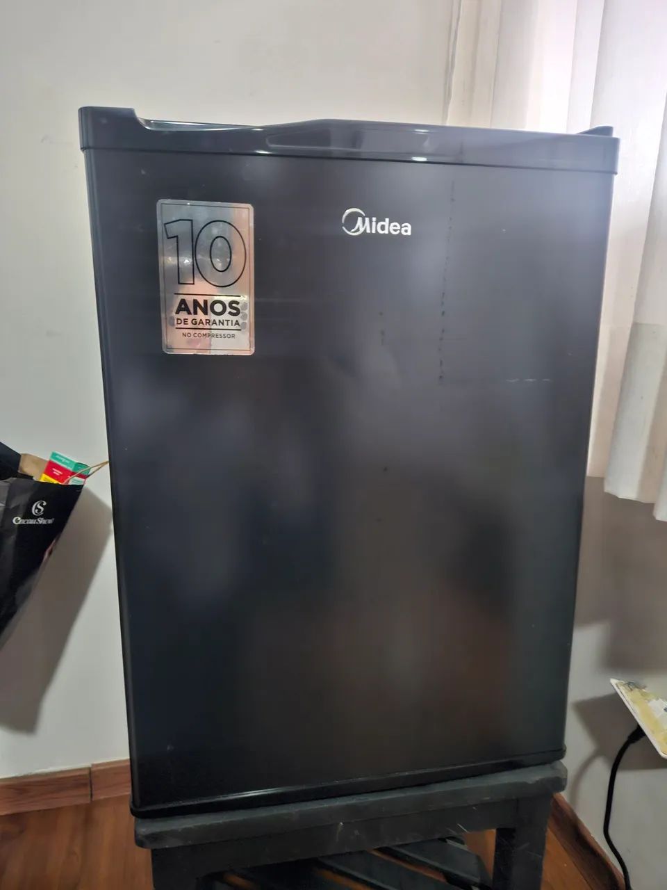 Frigobar praticamente zero. 3 meses de uso. 
