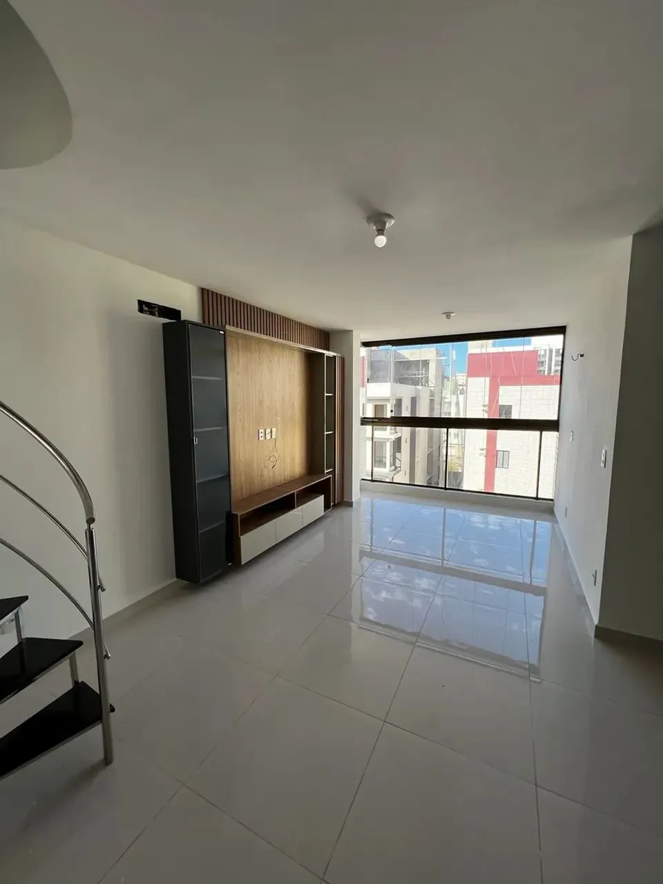 Cobertura com 2 quartos para locação em Intermares!!