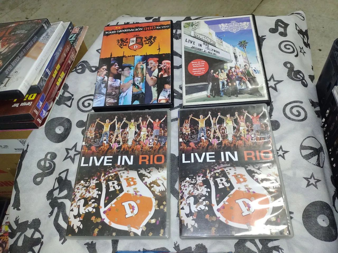Rebeldes RBD em DVDs, usados, bom estado 