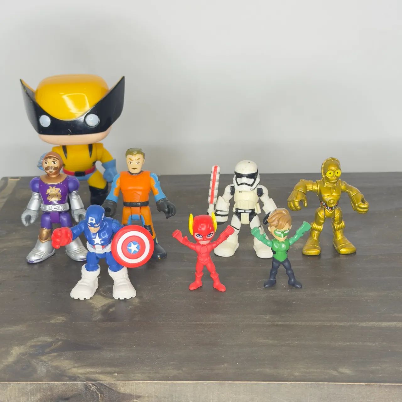 Mini Figuras (Wolverine, Capitão América, Star Wars, Flash, Lanterna Verde) - Foto 2