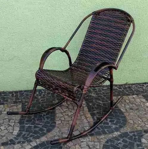 Cadeira de balanço em fibra sintética 