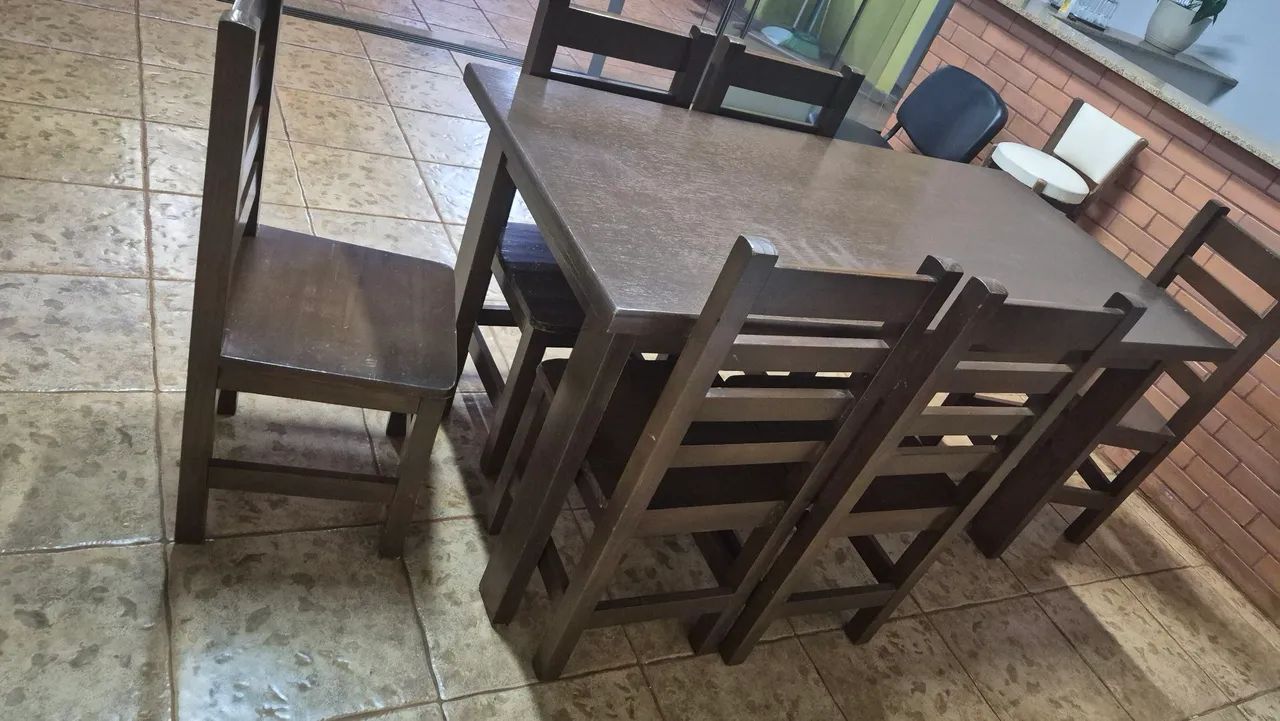 Mesa 6 cadeiras 