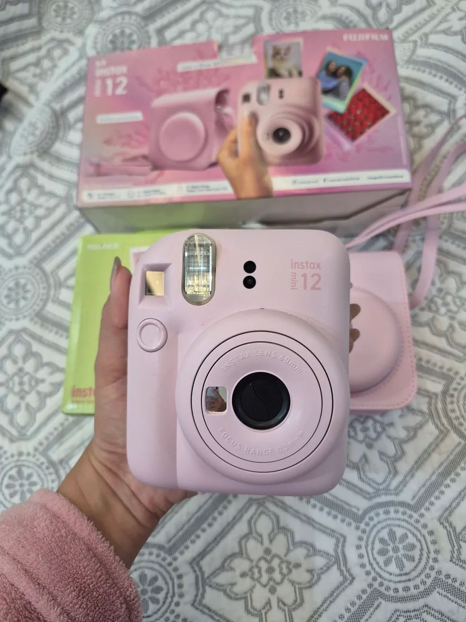 Kit câmera instantânea Instax mini 12 + bolsa