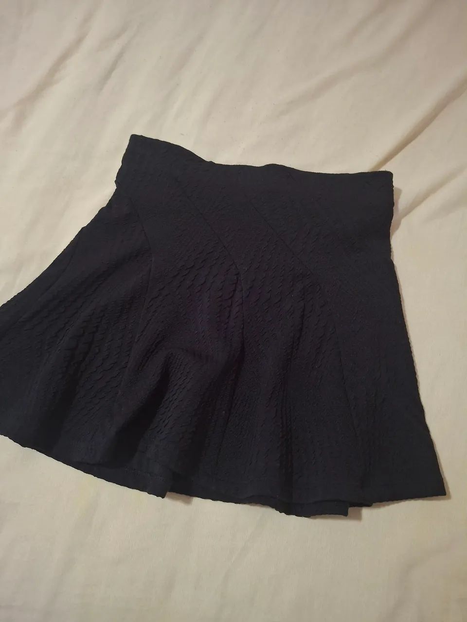 Saia preta plissada C&A