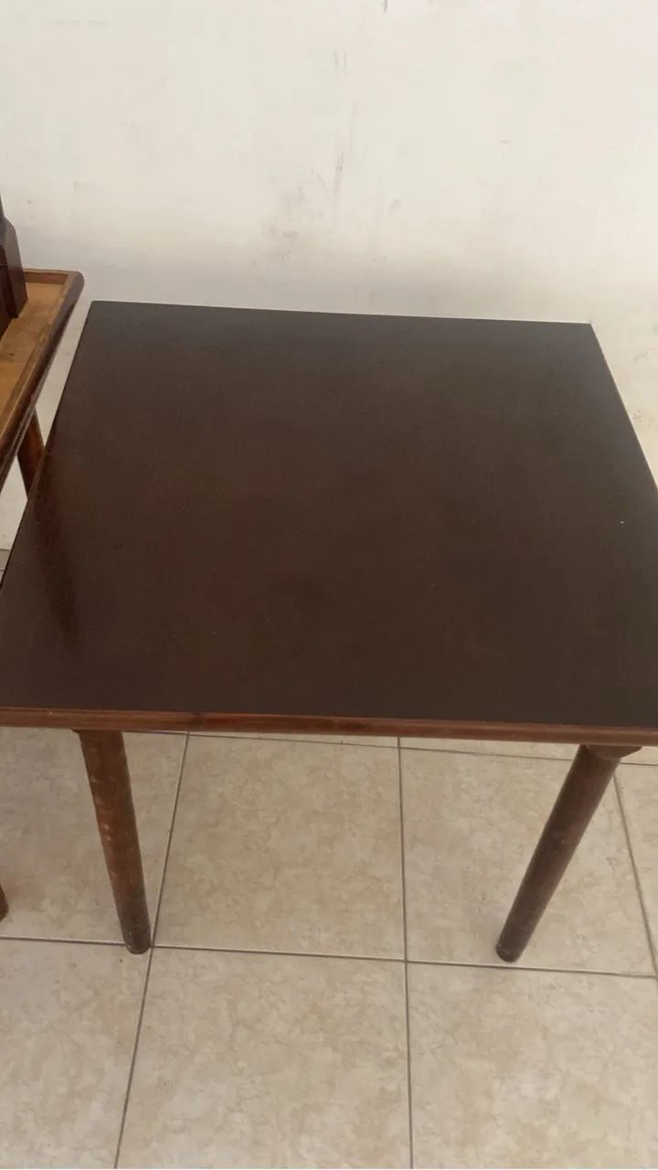 Vende se mesa e cadeiras algumas precisam de reparos leves  - Foto 3