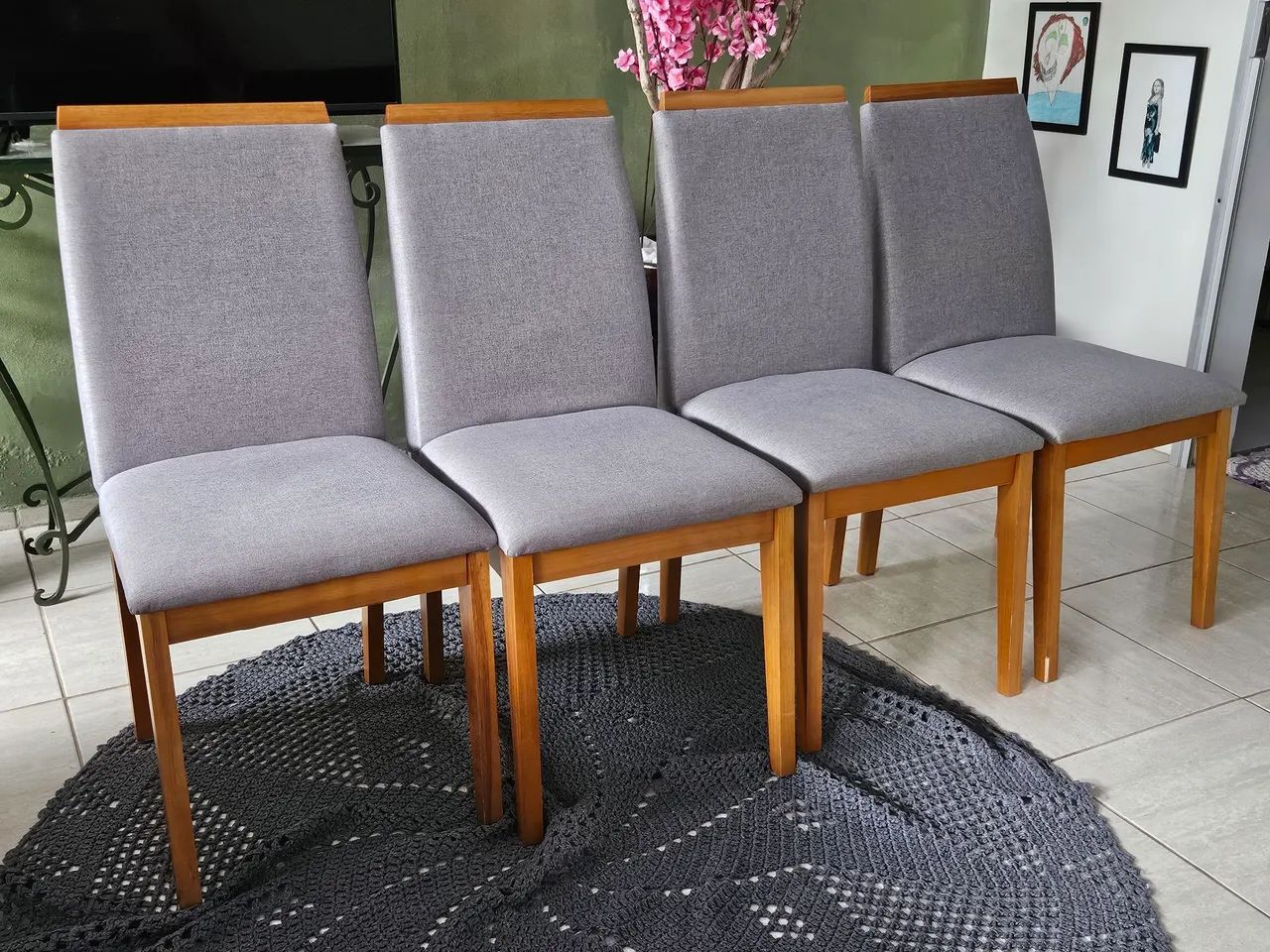 Vende-se 4 cadeiras 