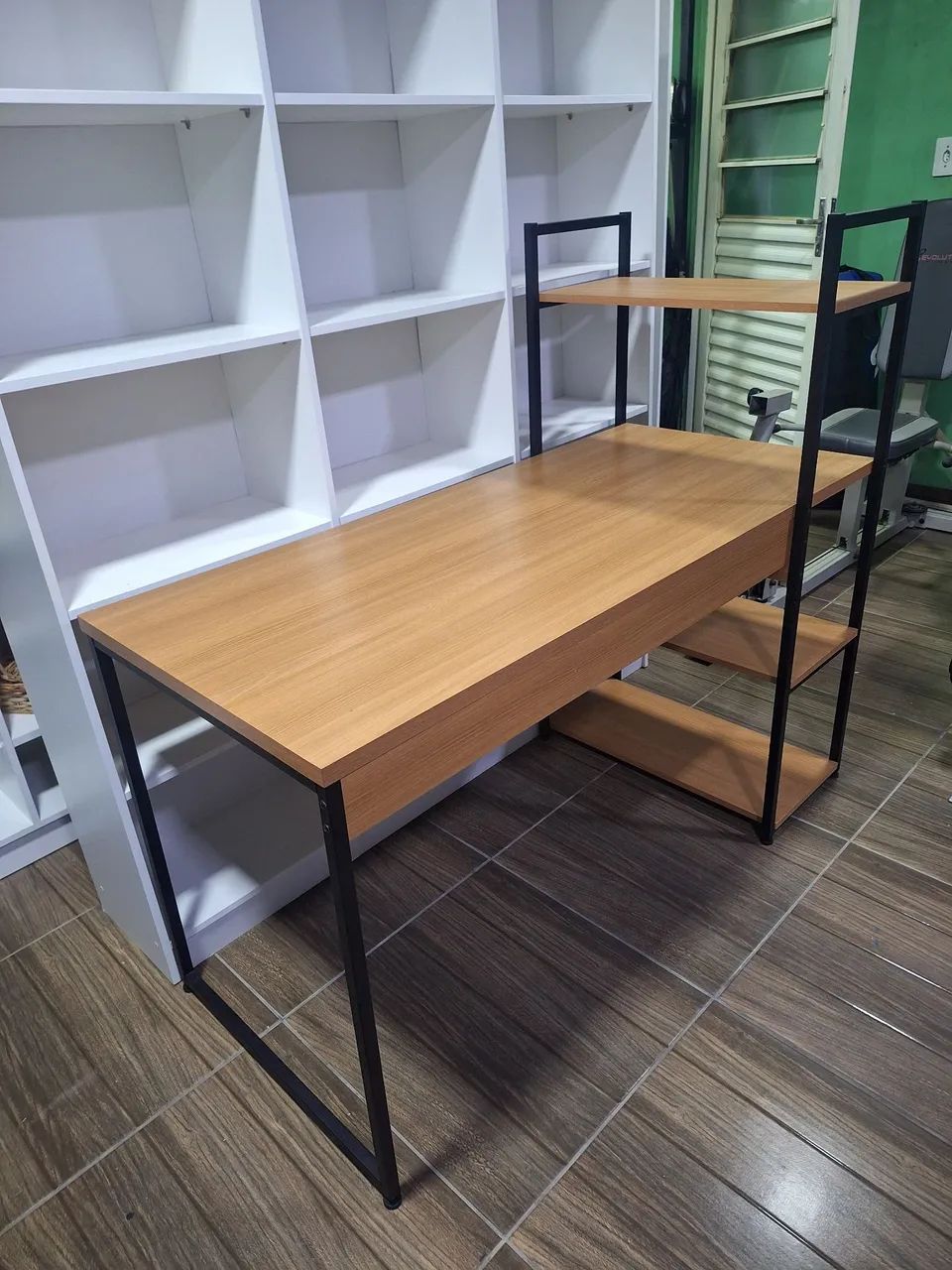 Mesa escrivaninha - Foto 2