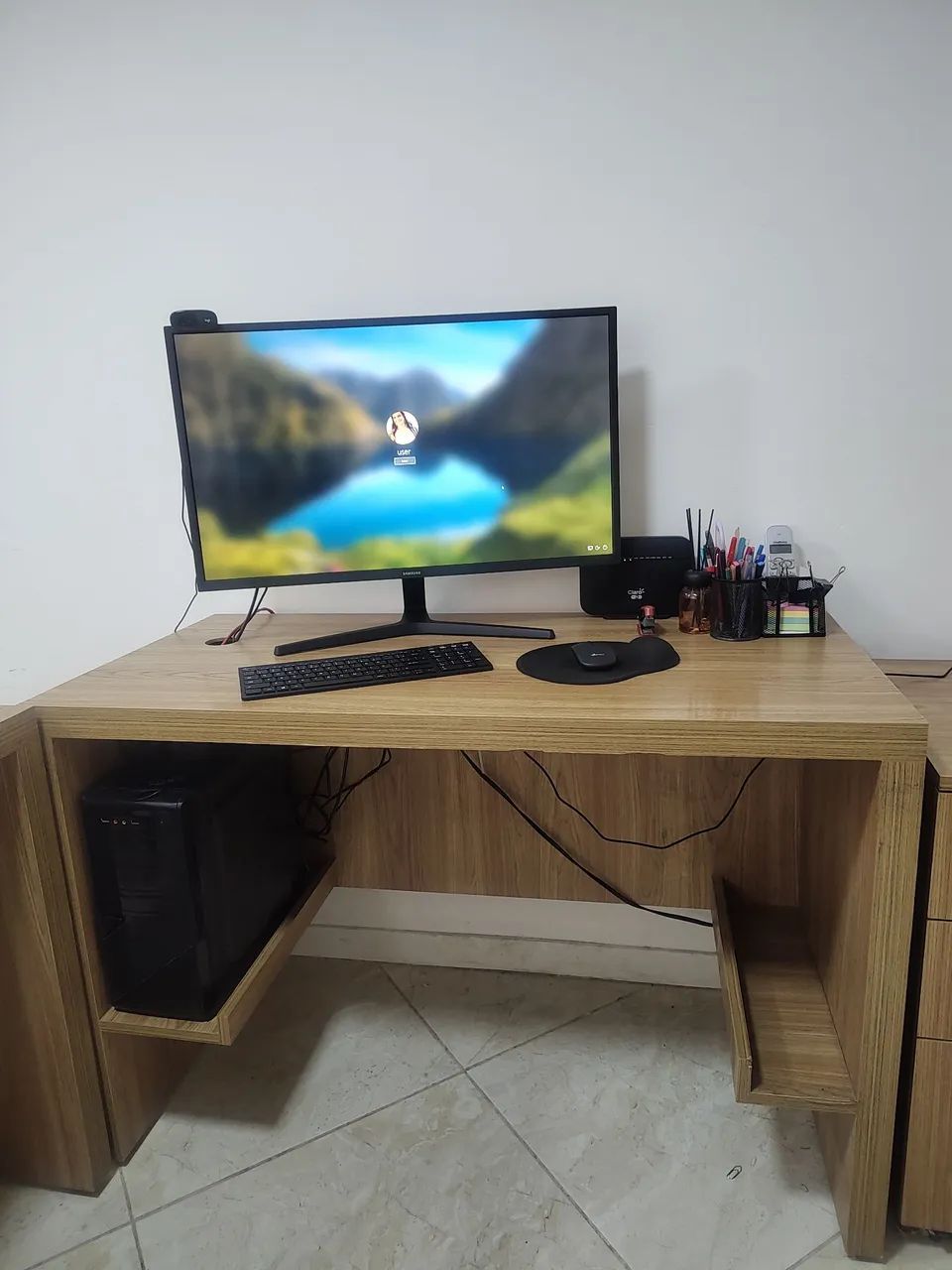 Duas Mesas escritório e gaveteiro avulso  - Foto 5