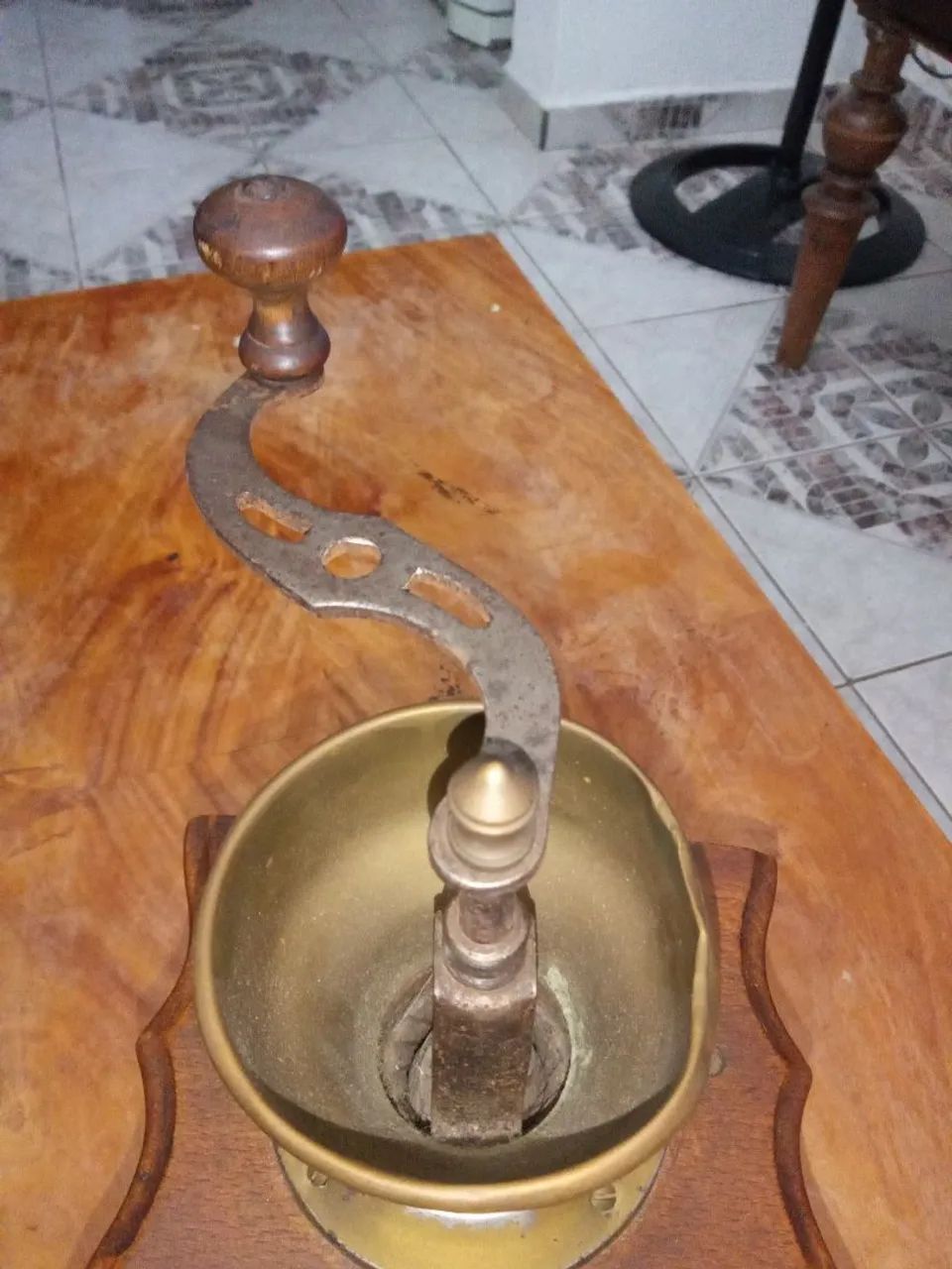 Moedor de café antigo, Peter Dienes. - Foto 3