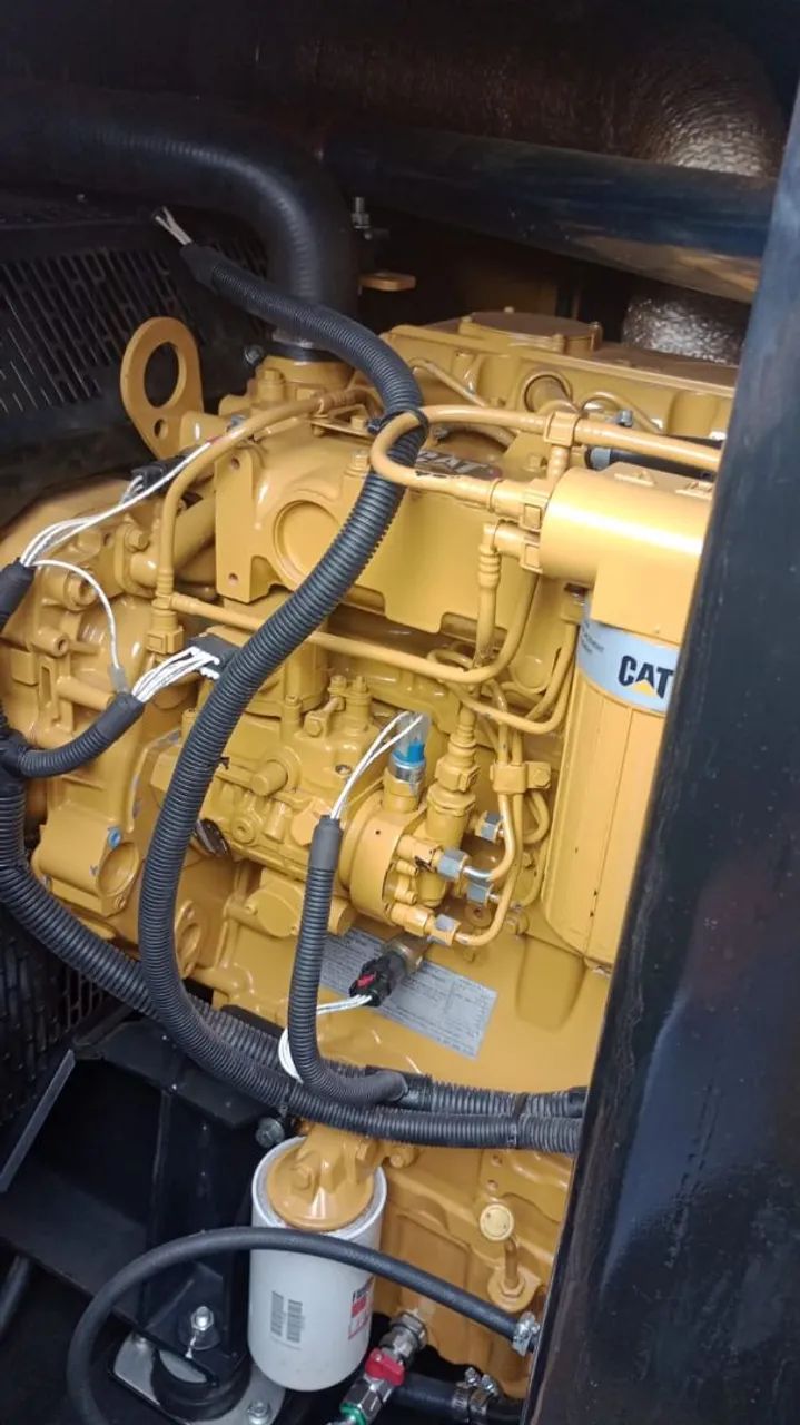 GRUPO GERADOR DE ENERGIA 125 KVA 700 HRS DE USO ANO 2024 - Foto 2