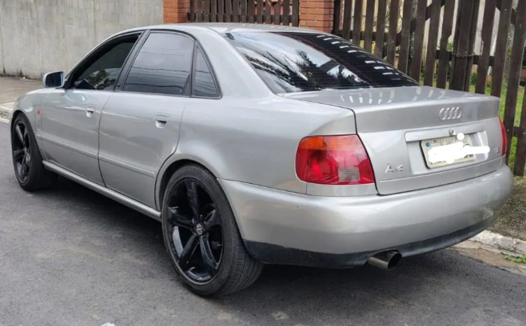 Audi A4 1.8 Mec. 1996 - Foto 2