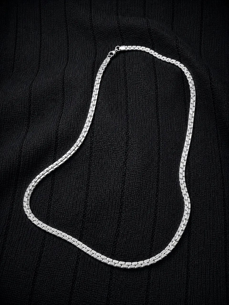 Correntinhas da cor prateada+pulseira  - Foto 2
