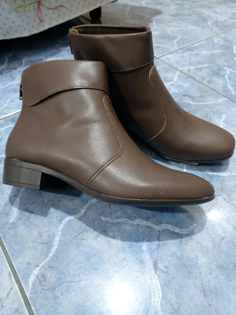 Bota 36 marrom