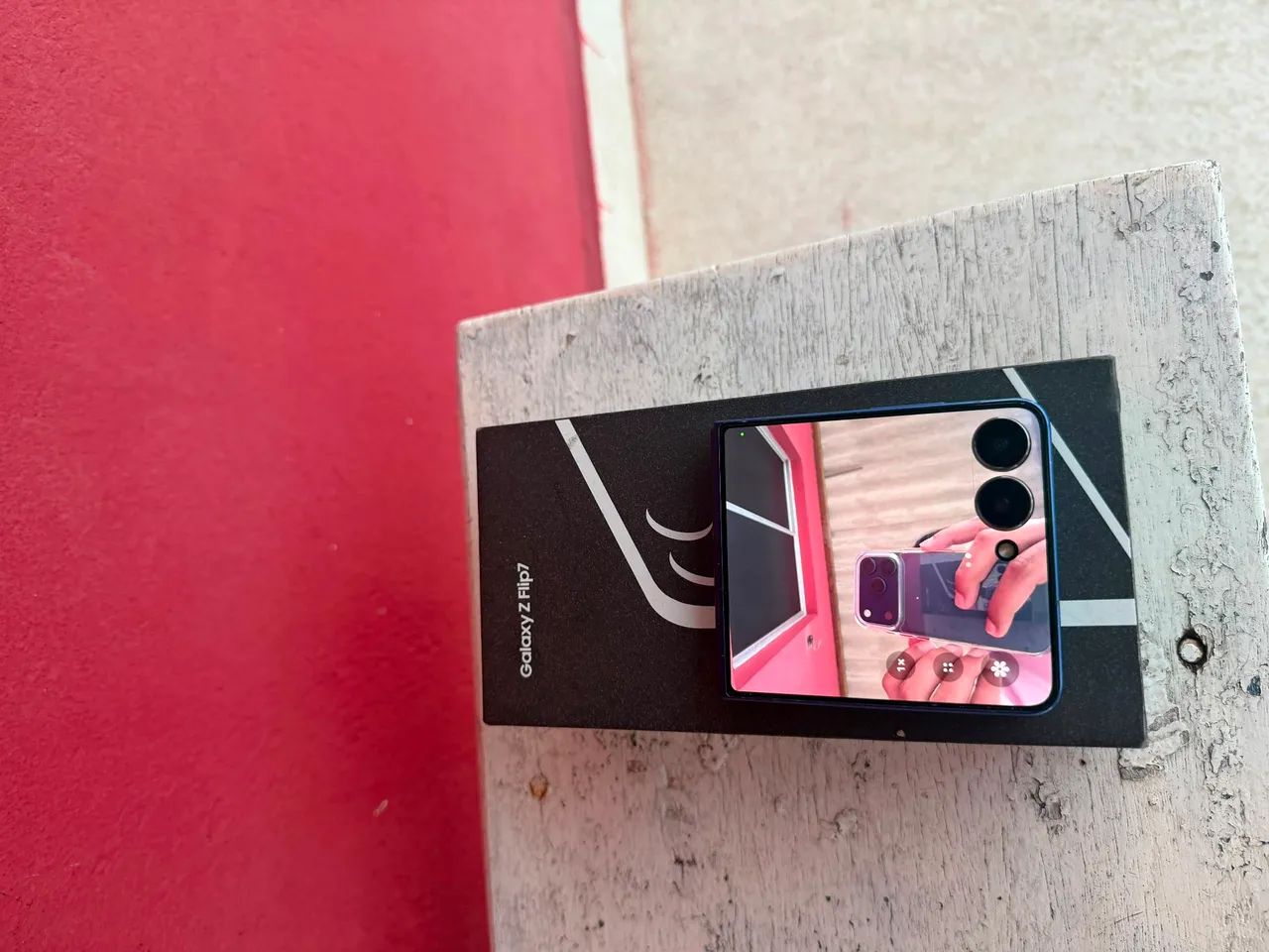 Z Flip 7 (Na garantia, 3 meses de uso)