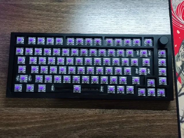 Teclado Mecânico Glorious Pre Built GMMK Pro 75% Gasket Mount - Foto 5