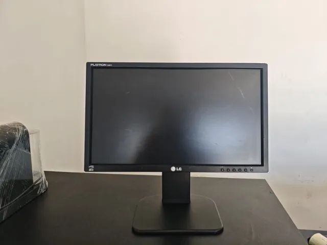 Monitor LG Flatron E2011 20" LED - Ajuste de Altura e Inclinação (Com detalhe)