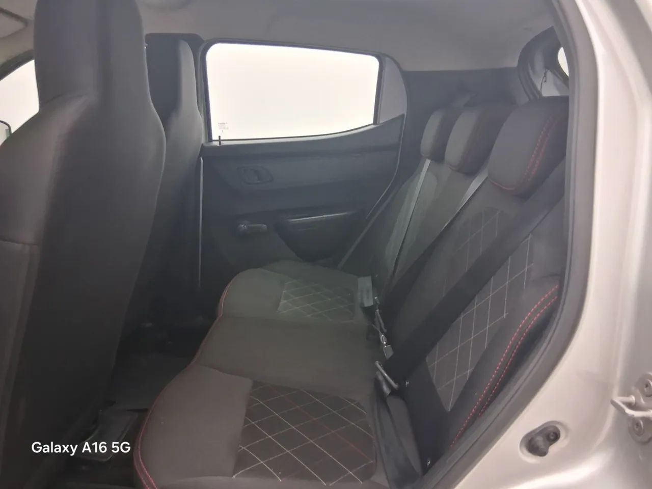Renault Kwid 1.0 Zen, foto 17 de 18