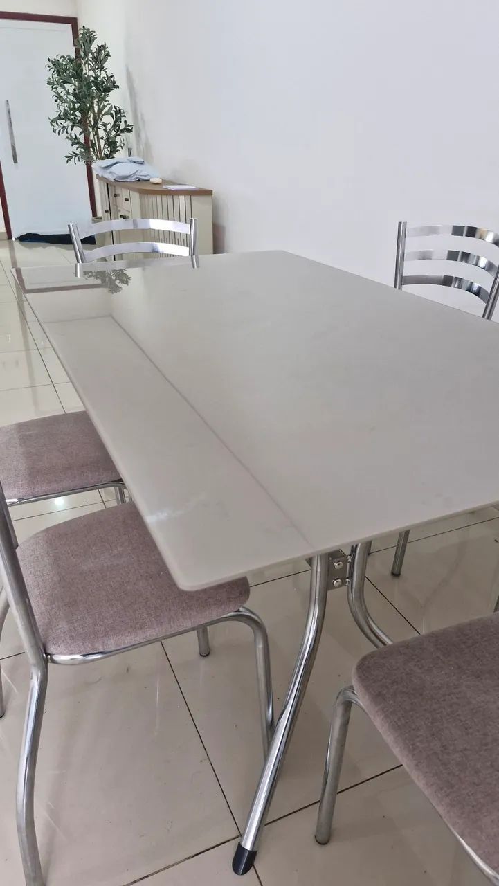 Mesa de Jantar com 6 Cadeiras