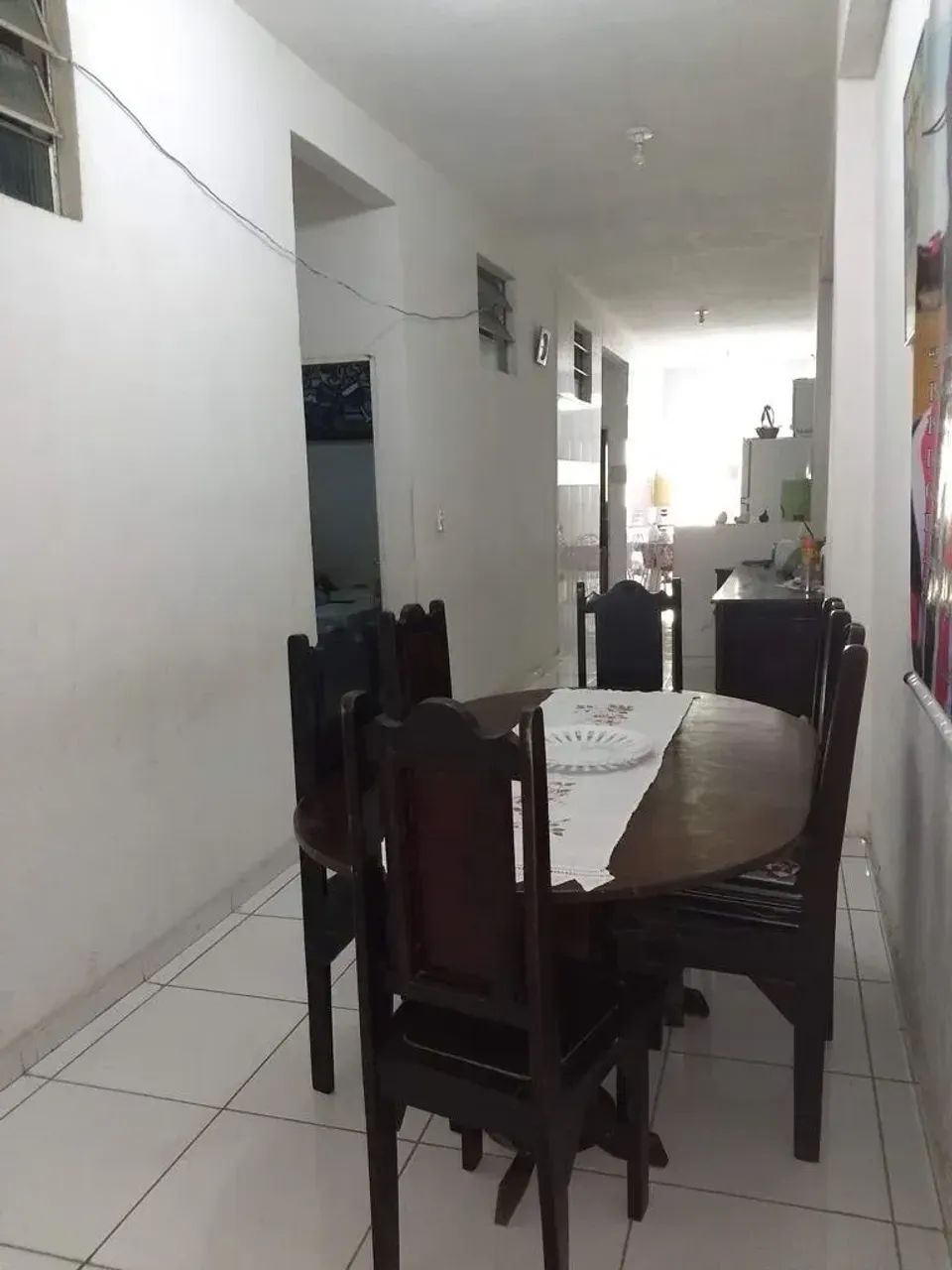 Vende-se/ Aluga-se uma casa com ponto comercial e salas comerciais no Centro do Cabo. - Foto 3