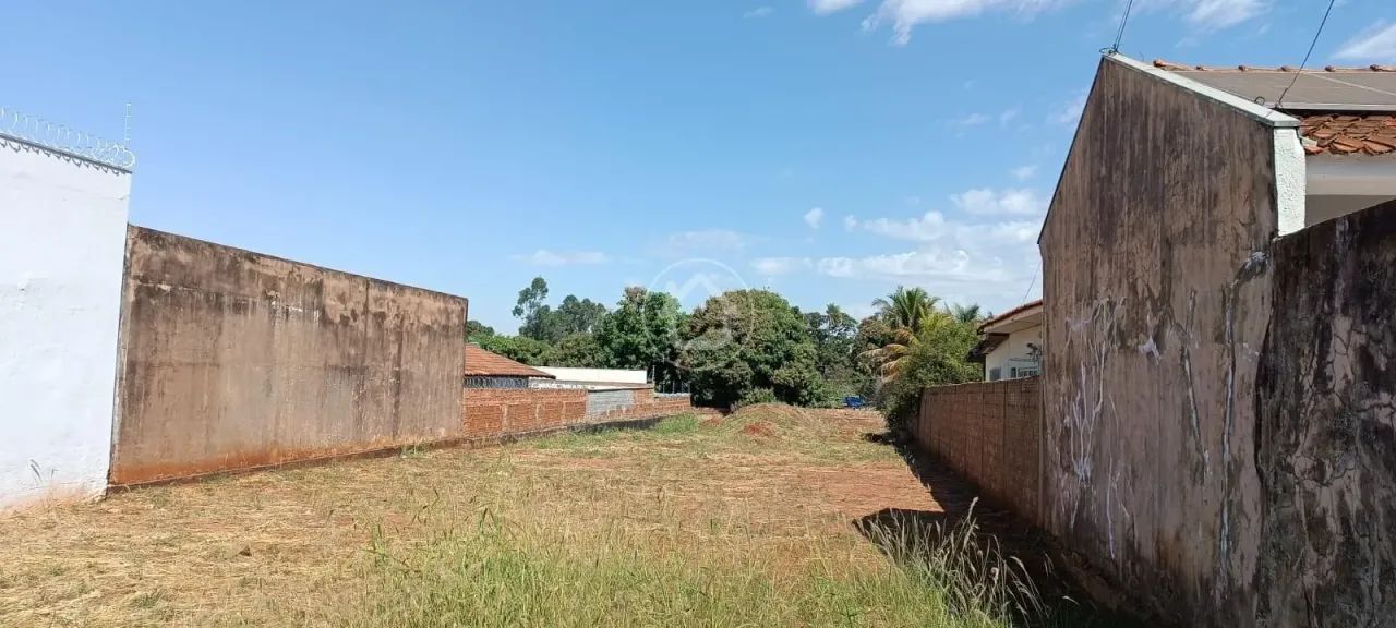TERRENO BEM LOCALIZADO Á VENDA - Foto 5