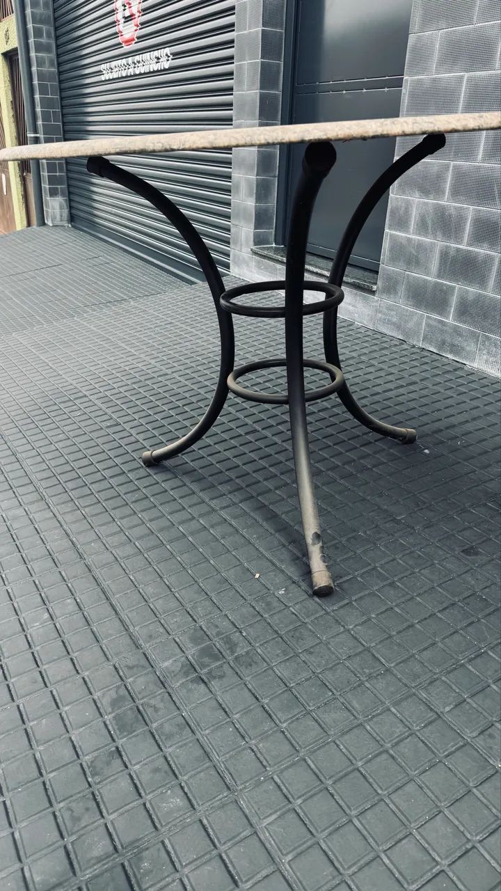 Mesa Standar em granito com design moderno e elegante. Base em metal - Foto 3