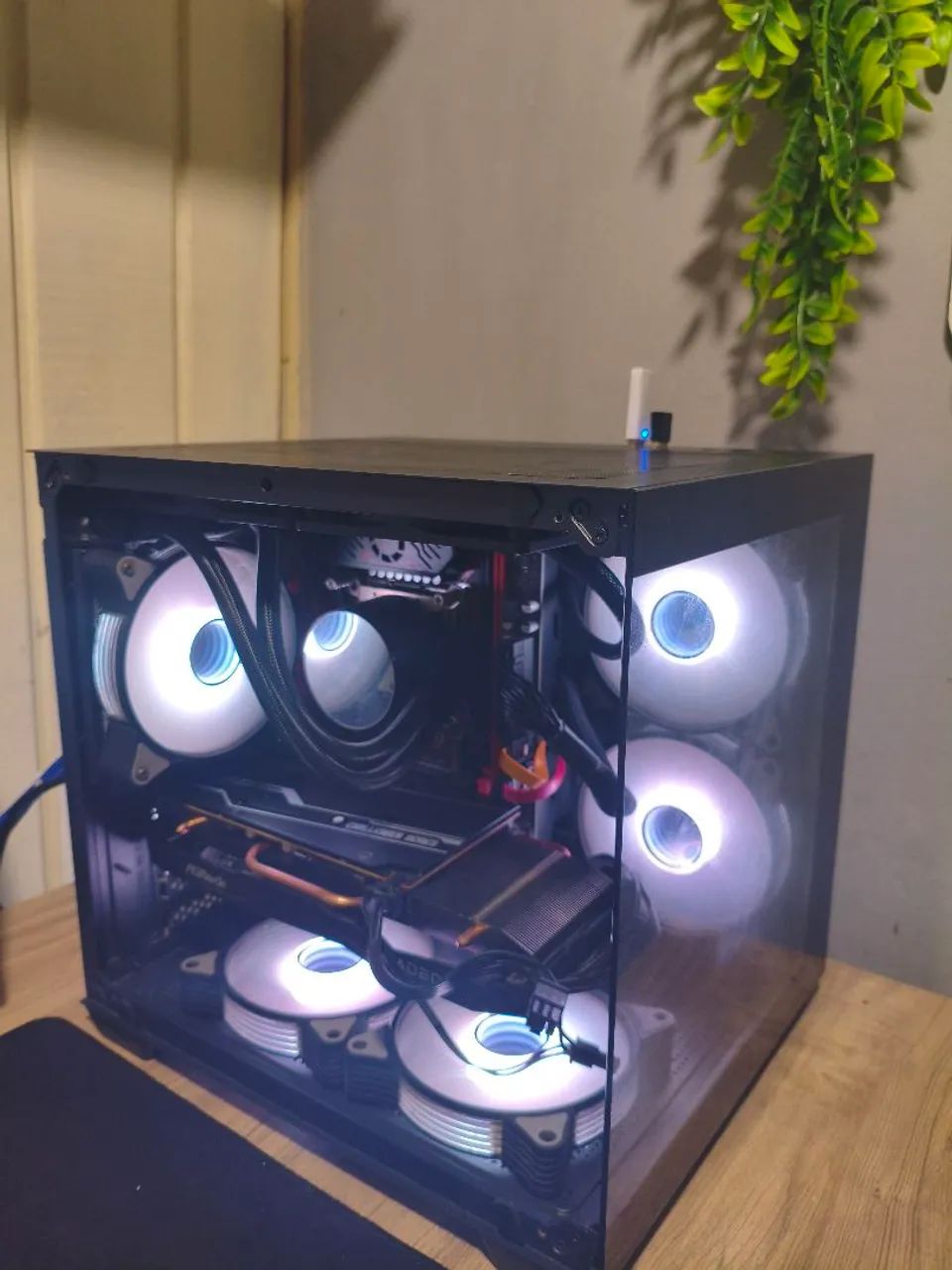 PC GAMER XEON 2680 v4 / 8gb ram / RX 7600 / SSD 500 gb