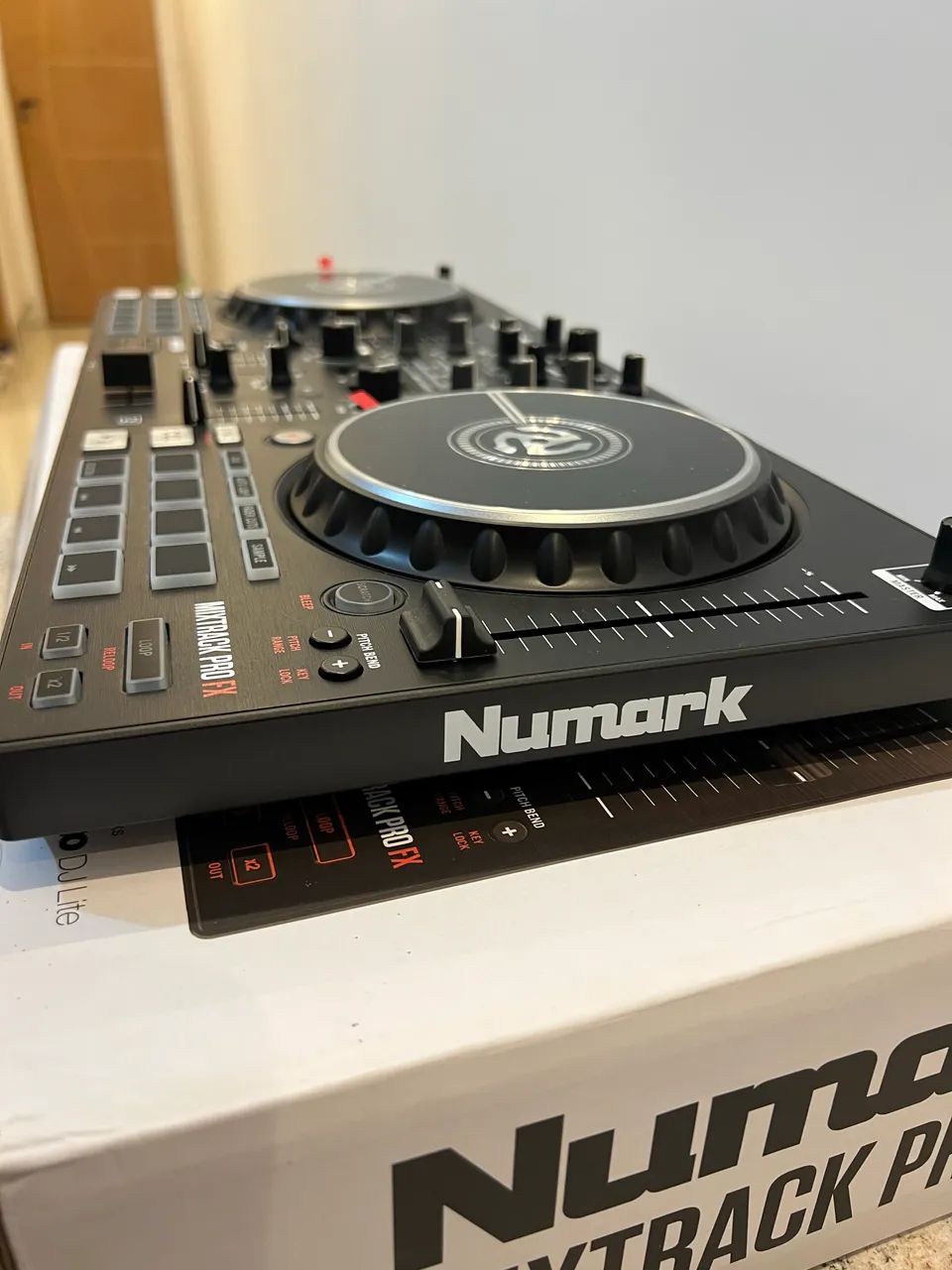 Controladora numark mixtrack fx (novíssima com nota) 