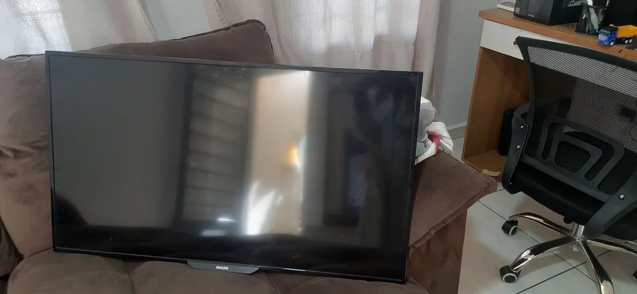 Vendo TV  lcd 43 Philips  - Foto 5