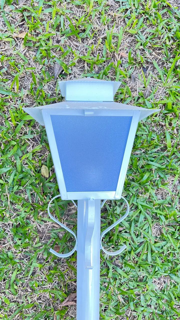Poste de jardim