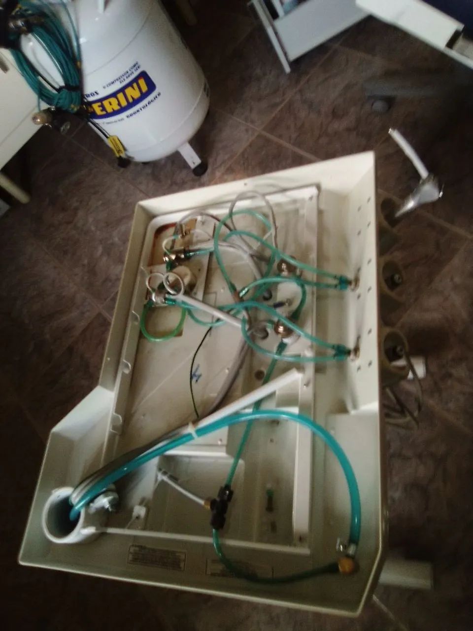 Cadeira odontológica completa funcionando e revisada. - Foto 4