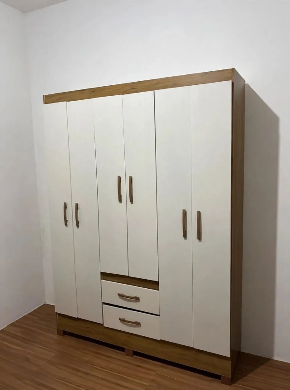 Guarda roupa 6 portas 