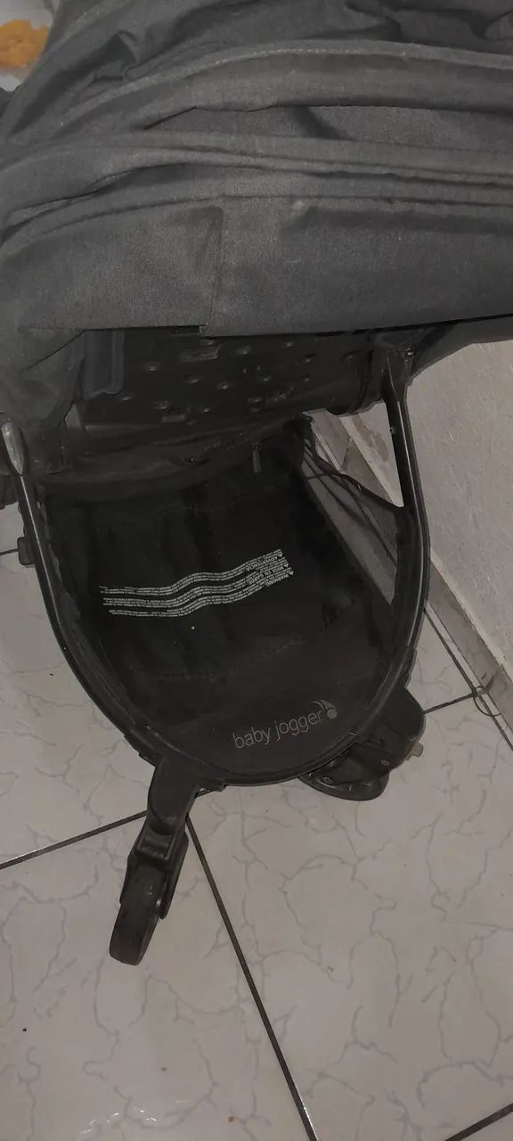 Carrinho de bebê portátil.  - Foto 3