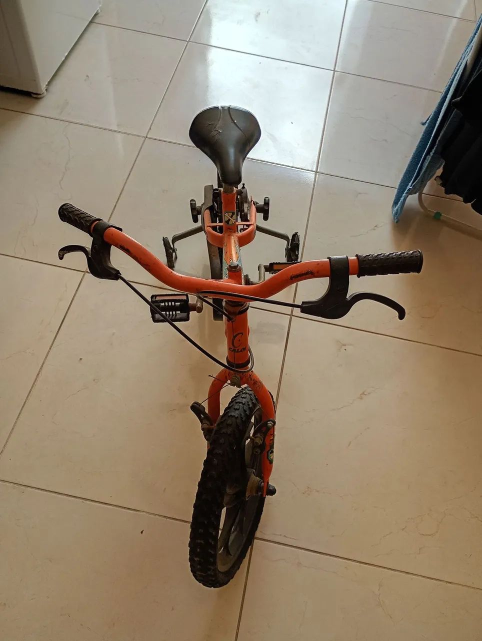 Vende-se bicicleta infantil.