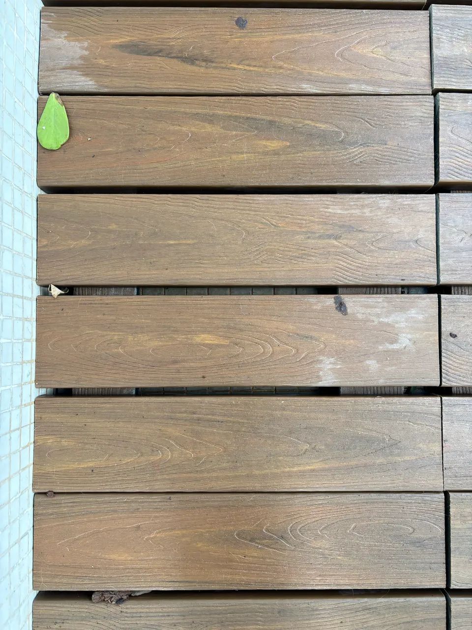 Deck de Madeira Plástica 43x43cm Marrom InBrasil - Foto 4