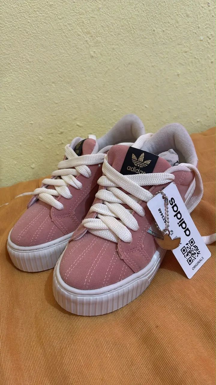 Tênis adidas