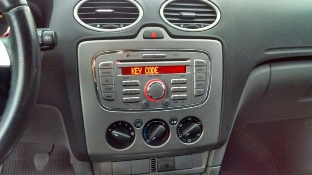 FORD FOCUS SEDAN GLX KINETIC 2.0 16V FLEX Preto 2011/2012 - Foto 9